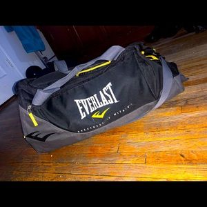 pack everlast boxing bag